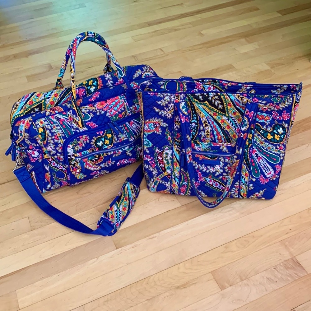 Vera Bradley Travel Set Iconic Tote & Iconic Weekender Bag in Romantic Paisley